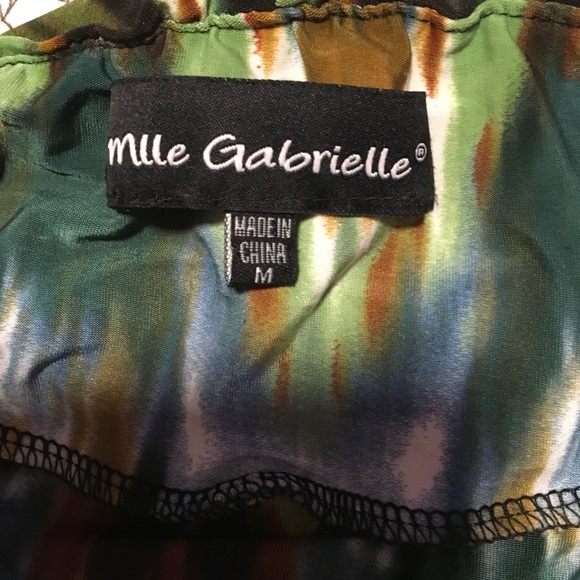 Beautiful long maxi dress never worn. Made in China - Picture 5 of 6